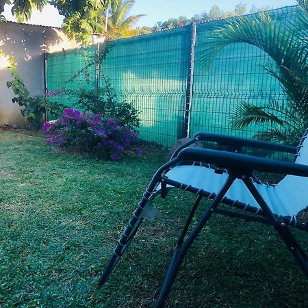 Habitation Baliache - Maison Creole Avec Jardin Privatif, Plage A 200M 德赛 外观 照片