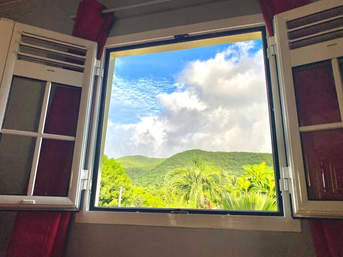 Habitation Baliache - Maison Creole Avec Jardin Privatif, Plage A 200M 德赛 外观 照片