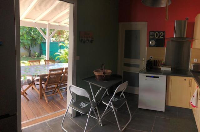 Habitation Baliache - Maison Creole Avec Jardin Privatif, Plage A 200M 德赛 外观 照片