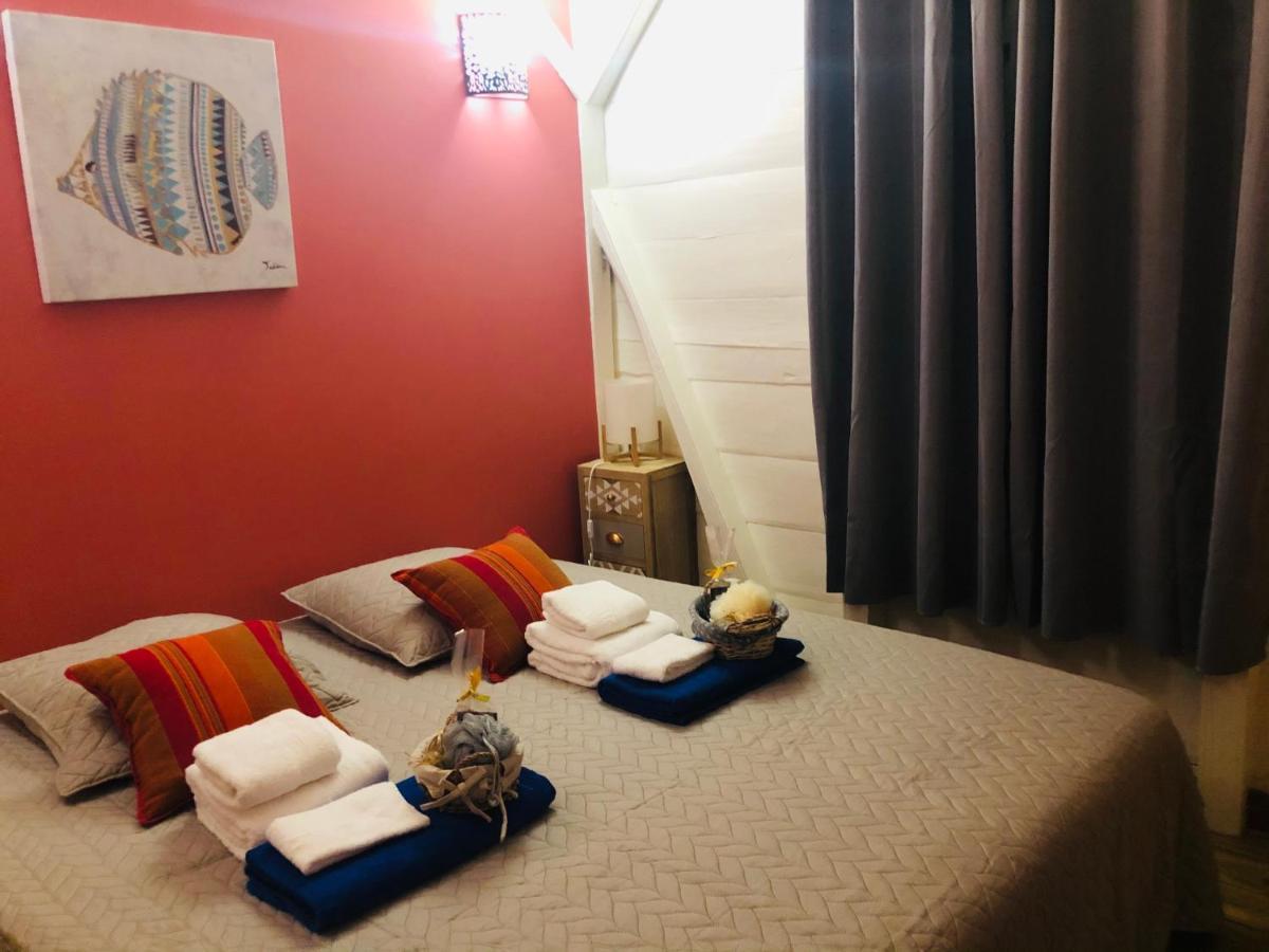 Habitation Baliache - Maison Creole Avec Jardin Privatif, Plage A 200M 德赛 外观 照片